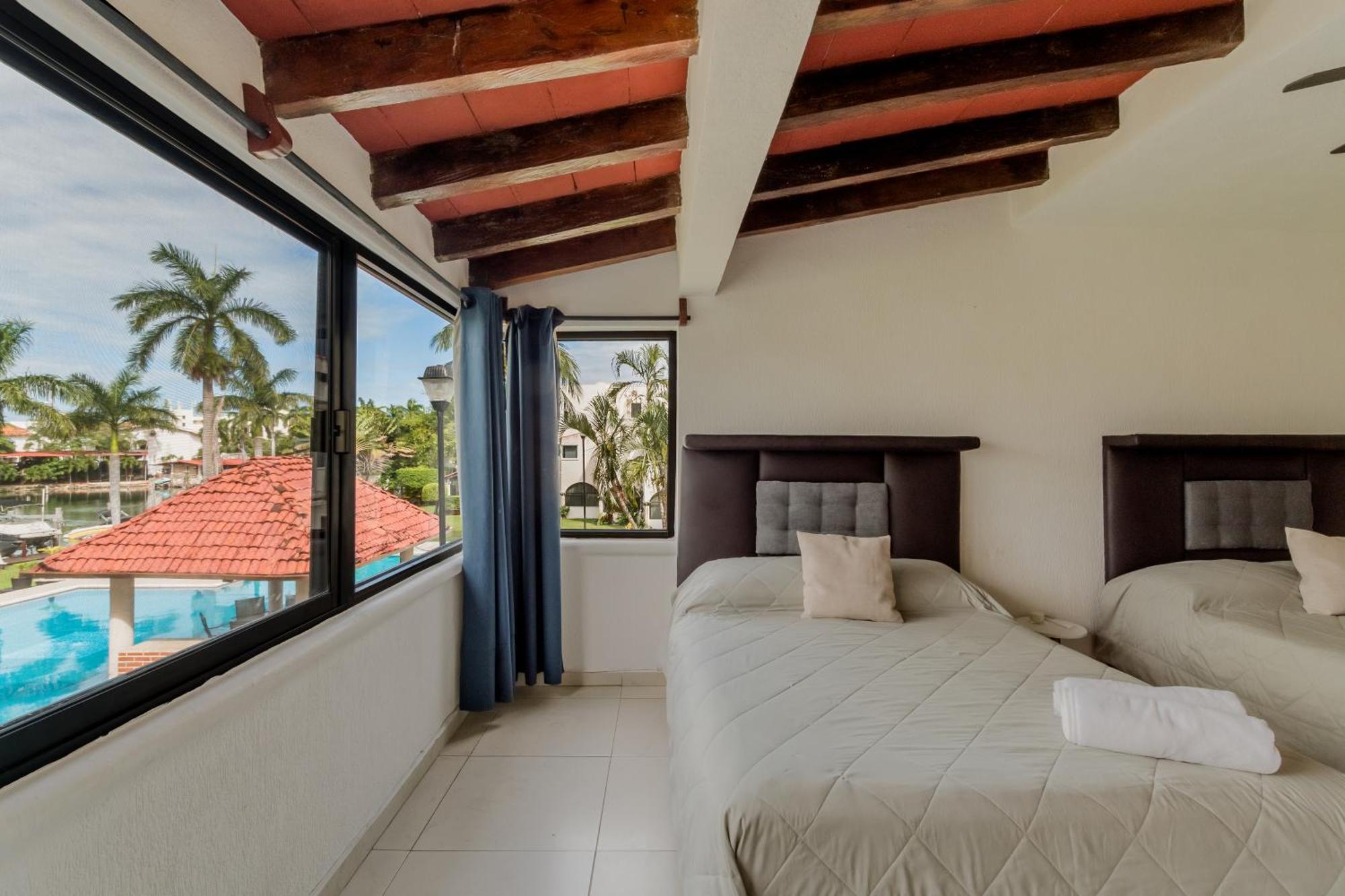 Chic Lagoon Front Villa By Casa Paraiso Cancún Eksteriør bilde