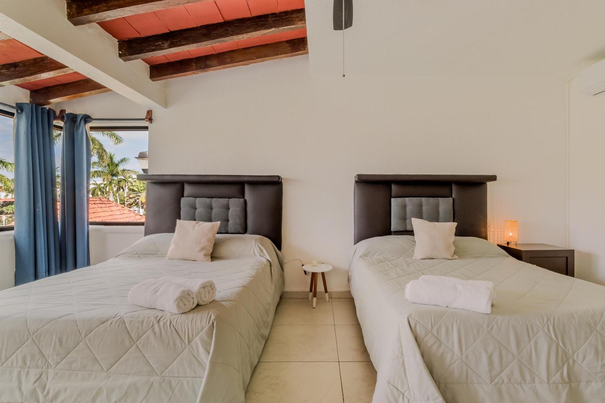 Chic Lagoon Front Villa By Casa Paraiso Cancún Eksteriør bilde